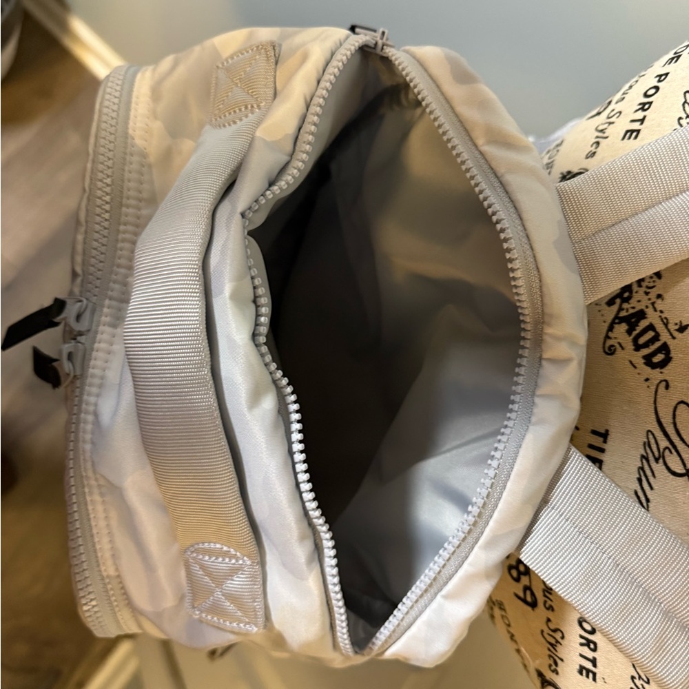 lululemon athletica White/gray Camo Backpack - Picture 4 of 9